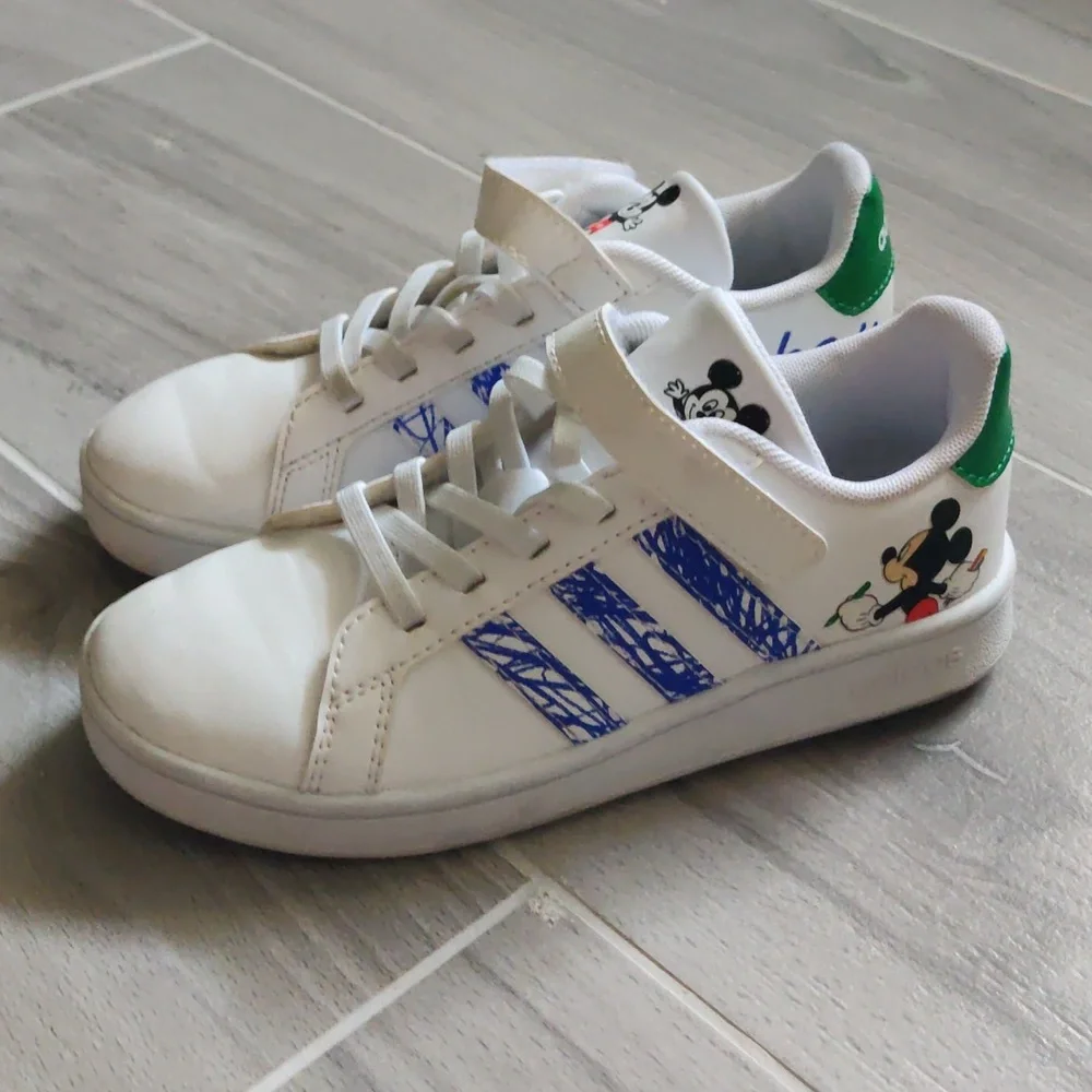 Adidas Mickey Mouse boys sneakers - Picture 1 of 6